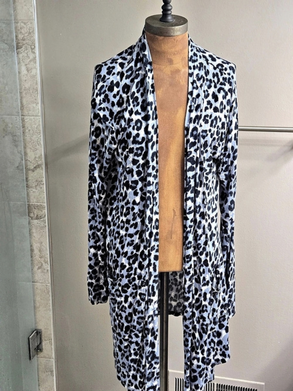 NWOT Leopard Print Ladies XL Open Front Cardigan With 2 Pockets